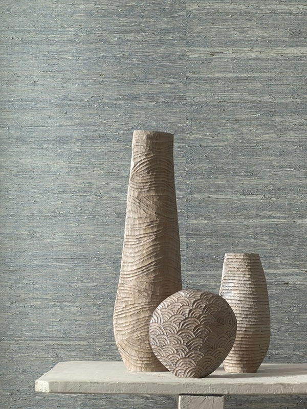 Colefax and Fowler wallpaper featuring a natural textures wallpaper in a living room setting